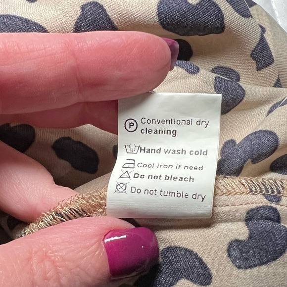 Leopard Print Ruffle Sleeve Dress - Picture 6 of 8